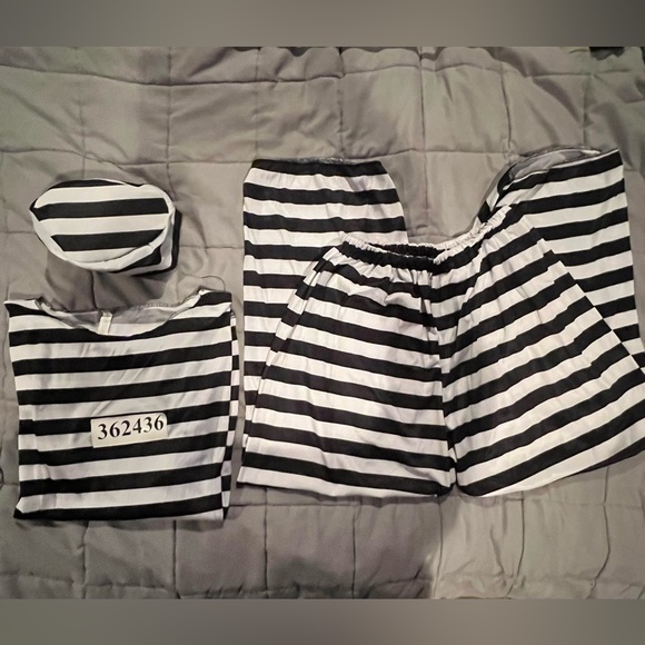 Convict/prisoner/jail/incarcerated Halloween Costume - Picture 8 of 9